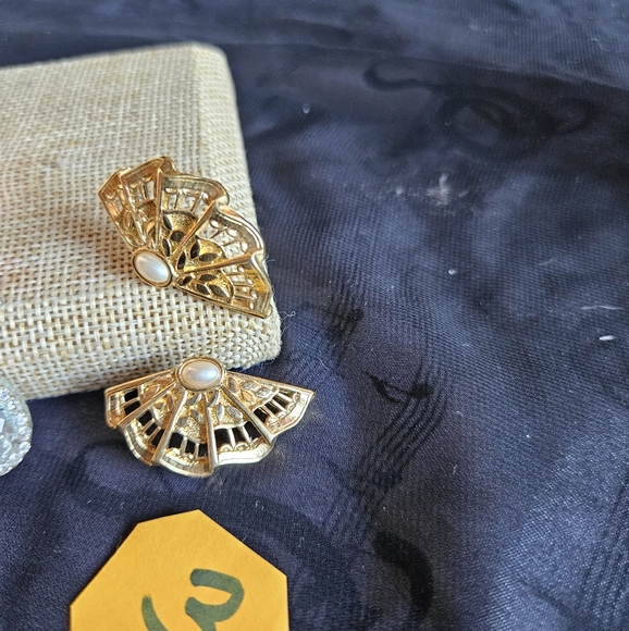 Gorgeous earrings - Picture 4 of 4